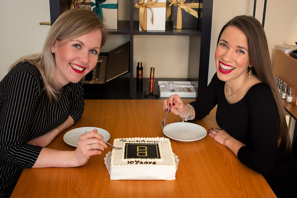 Nele Tammiste and Mary Gooding taking the first bites out of the Puredistance 10-year Anniversary cake!