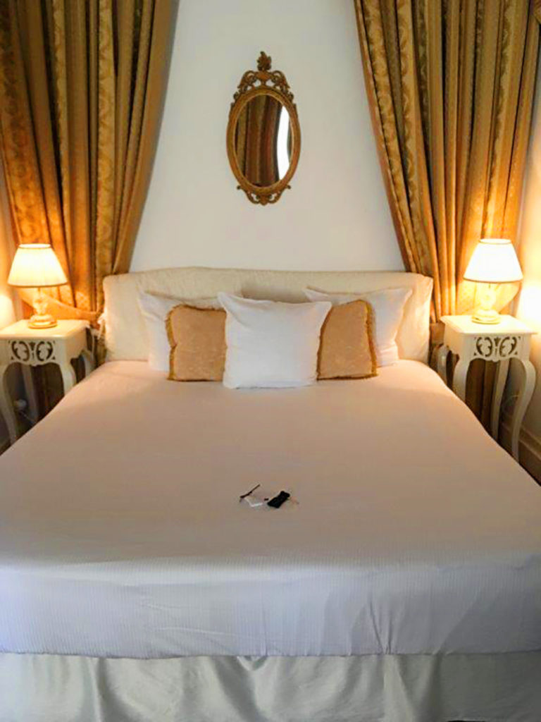 <span style="color: #808080;">If we can we always host our guests in a charming hotel nearby in the special 'Puredistance Suite', with a stylish gold and white interior</span>